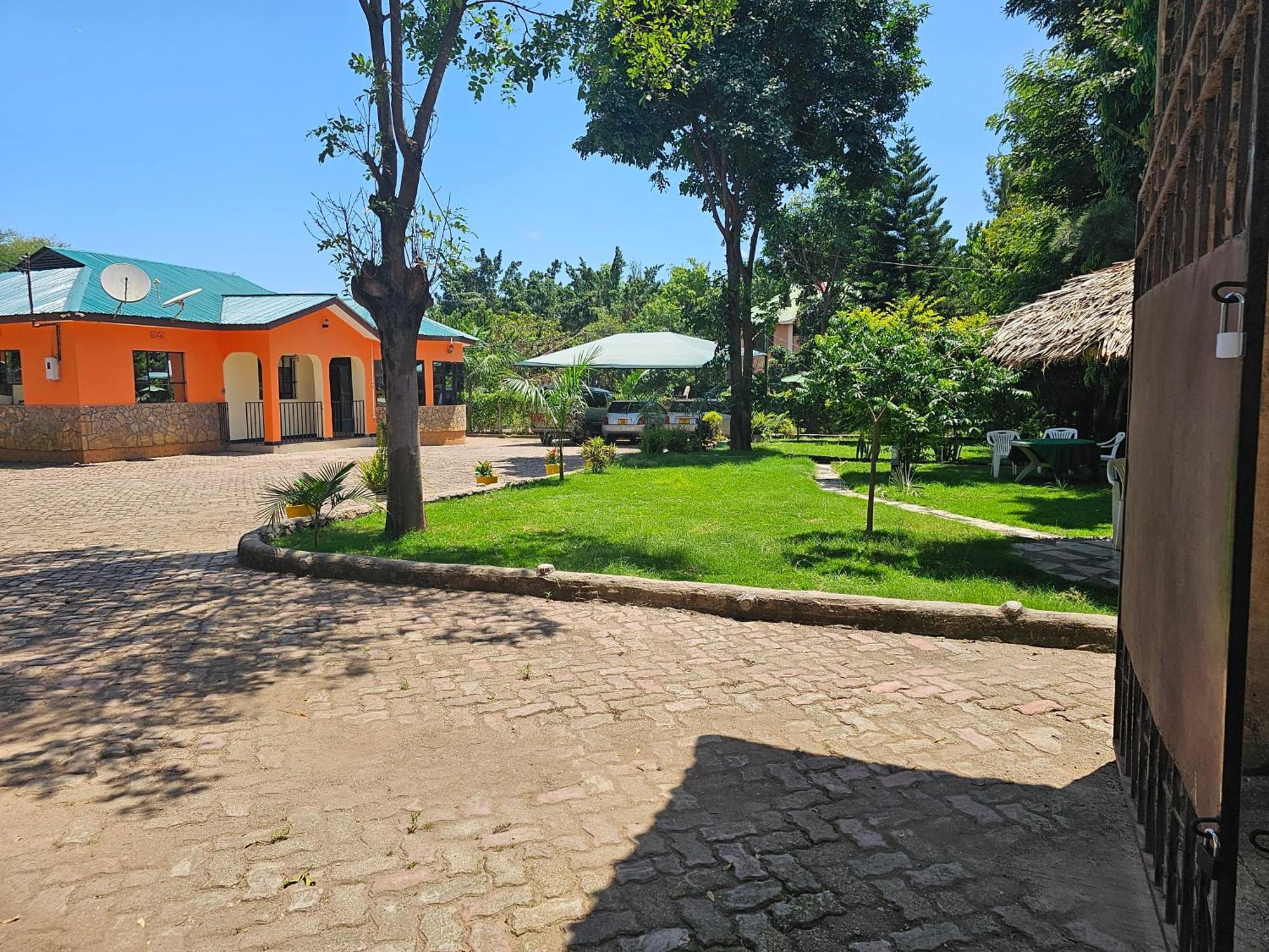 B-More Comfort Stay Boma la Ngombe Exterior photo